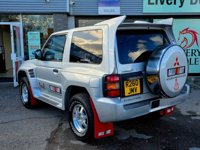 2002 Mitsubishi Pajero EVOLUTION DAKAR 3.5V6